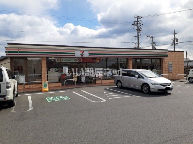 コンビニ　セブンイレブン 鈴鹿中旭が丘1丁目店（コンビニ）まで658m