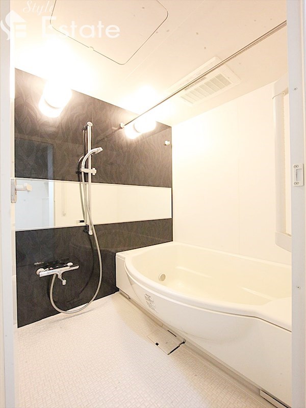 バス・シャワールーム　バスルーム