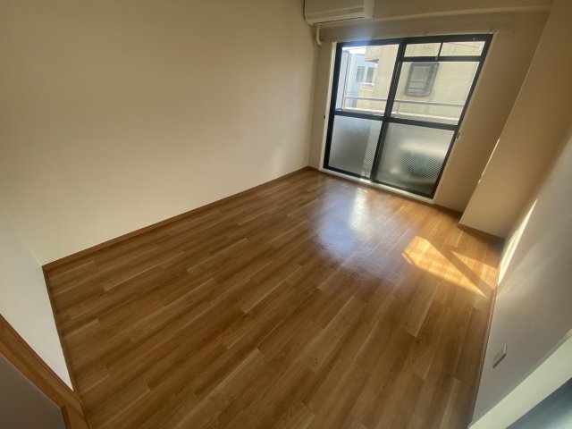 居室・リビング　エアコン付きで初期費用を抑えたい方にもおすすめです。