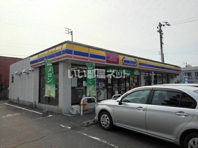 コンビニ　ミニストップ 丸亀城西店（コンビニ）まで512m