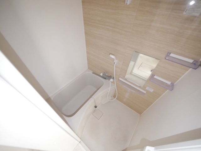 バス・シャワールーム　★清潔感のあるお風呂です★