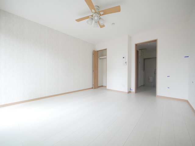 居室・リビング　★白を基調とした綺麗なお部屋です★