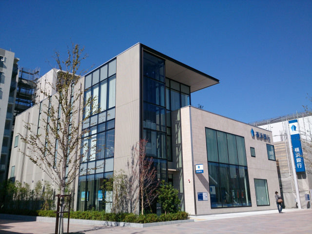 銀行　横浜銀行海老名駅前支店（銀行）まで944m