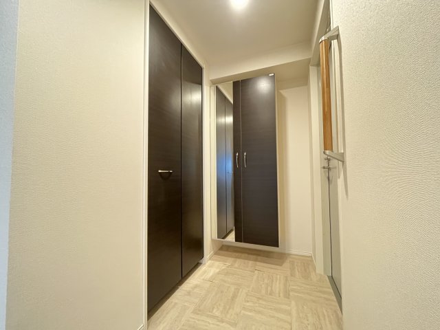 玄関　収納スペース豊富な玄関