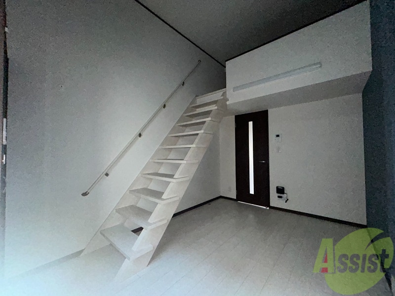 居室・リビング　アクセントクロスによりインテリアデザインが向上しています