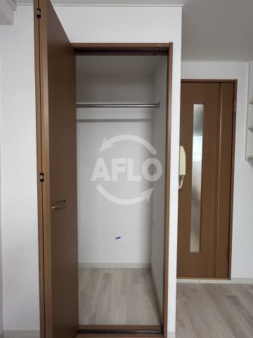 収納　フローライト新大阪　クローゼット