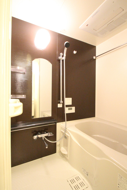 バス・シャワールーム　※同タイプ別階の参考写真です