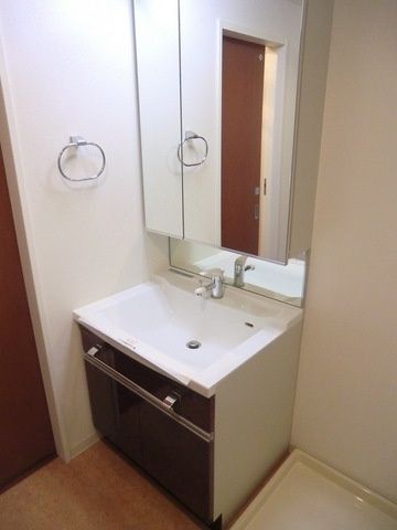 洗面設備　便利な独立洗面台