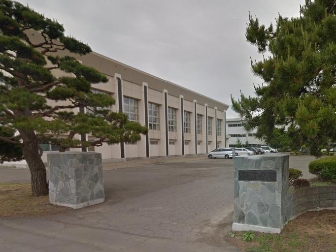 中学校　十和田市立十和田中学（中学校）まで2100m