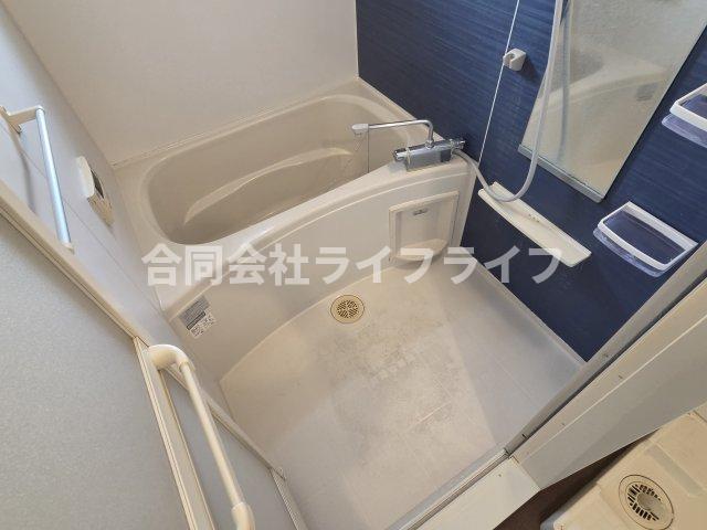 バス・シャワールーム　落ち着いた空間のお風呂です