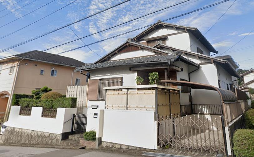 建物外観　匠が建てた立派な邸宅です。細部まで工夫をこらした贅沢な家です