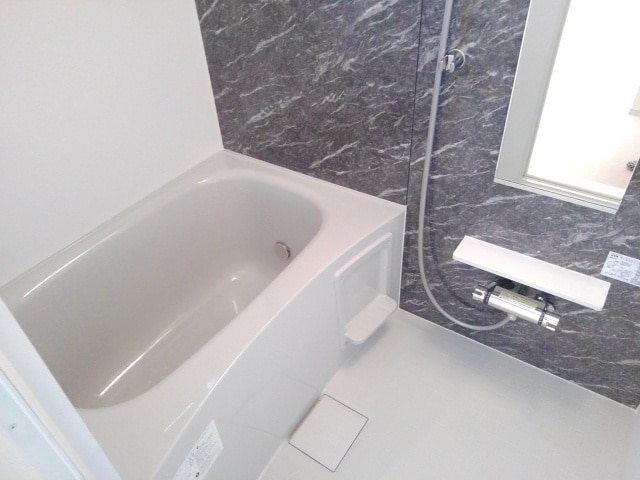 バス・シャワールーム　浴室乾燥機、追い焚き付の浴室