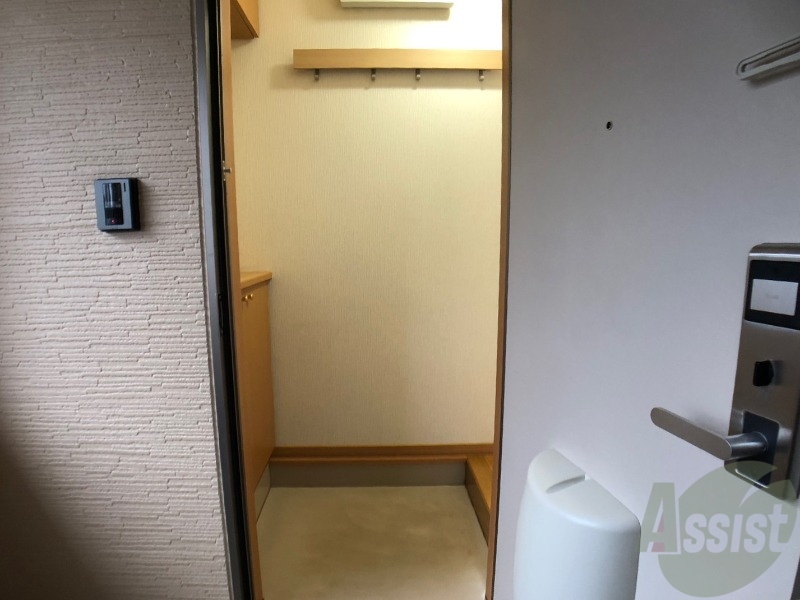 玄関　使いやすく明るい印象の玄関になっておりました！