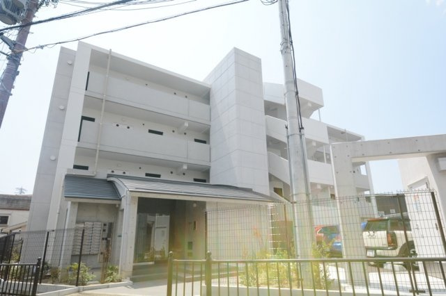建物外観　オートロック付きで安心です♪
