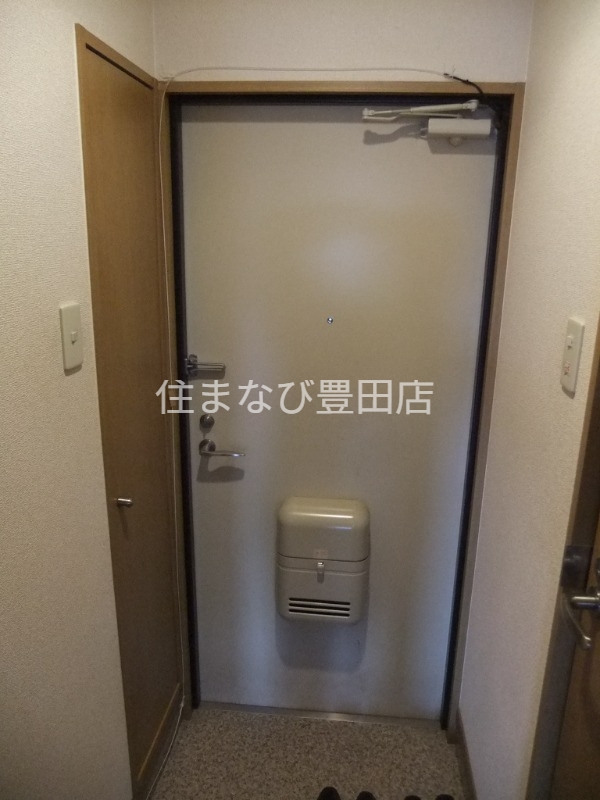 玄関　同型別部屋写真