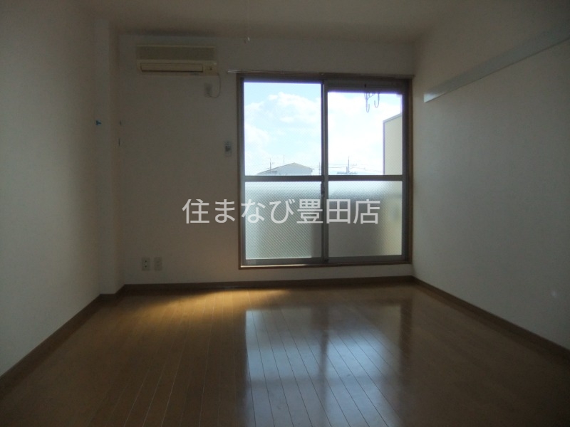 居室・リビング　同型別部屋写真