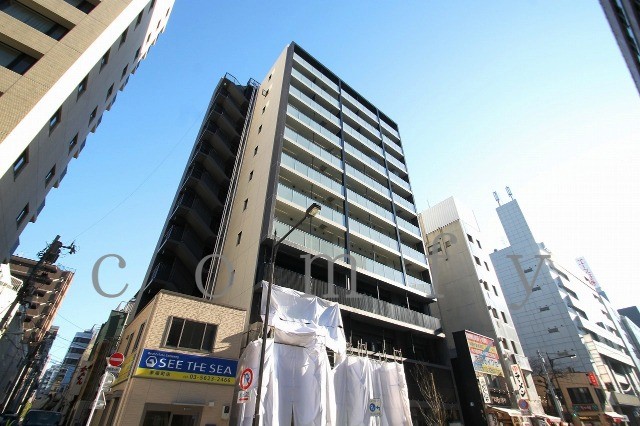 建物外観　タイル張りの重厚感のある外観