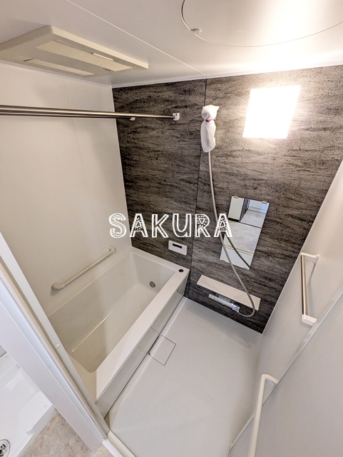 バス・シャワールーム　ご家族や長時間入浴に便利な追い炊き機能付きです♪