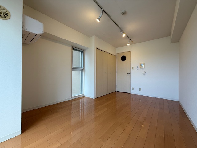 居室・リビング　※同間取り、別部屋参考写真