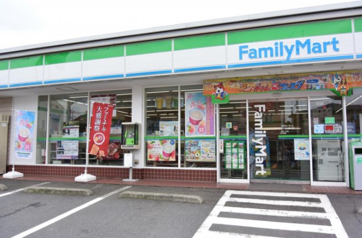 コンビニ　ファミリーマート 三ツ池公園口店（コンビニ）まで445m