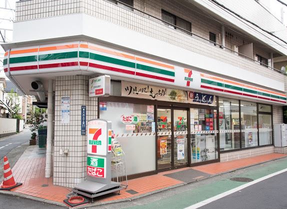 コンビニ　セブンイレブン品川東大井店（コンビニ）まで92m
