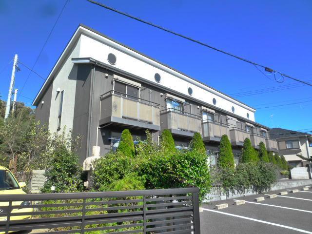 建物外観　真間川沿いのキレイなアパートです。