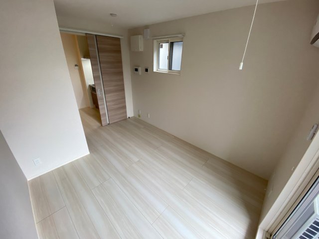 居室・リビング　２面採光の明るいお部屋です。