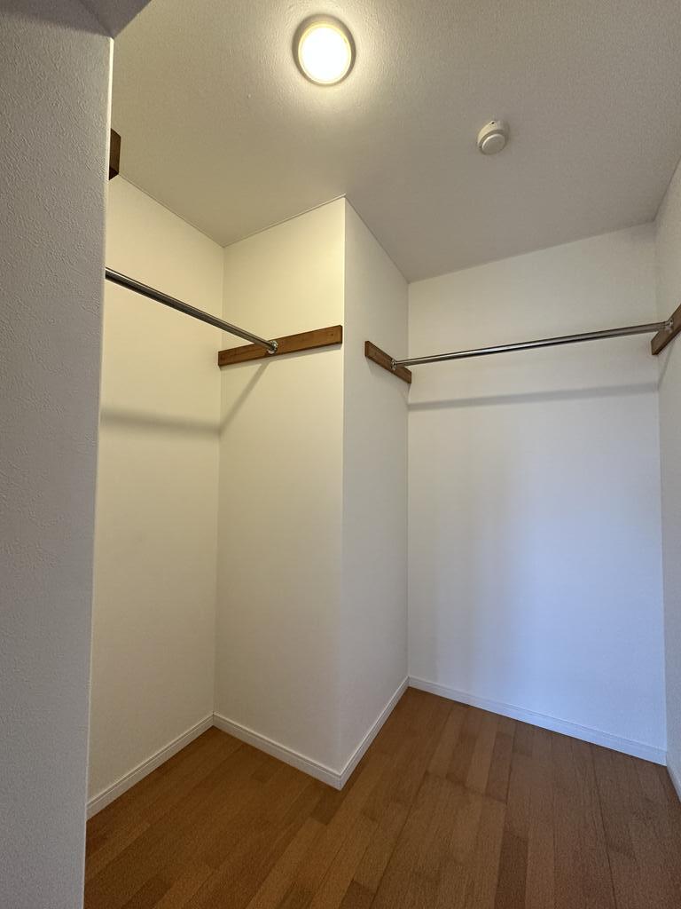 その他部屋・スペース　収納たっぷりのウォークインクローゼット