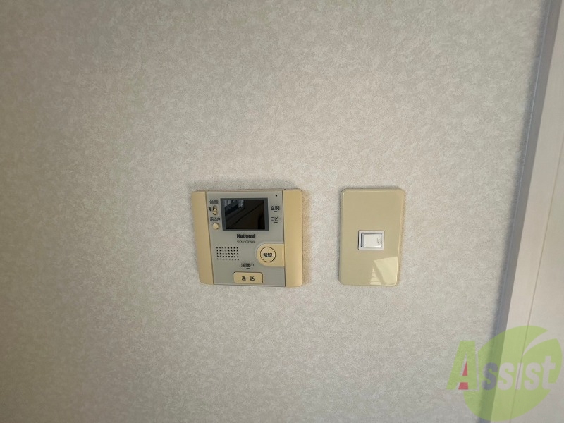 セキュリティ　ＴＶモニター付インターホンです。来客者の顔が見えるので安心！