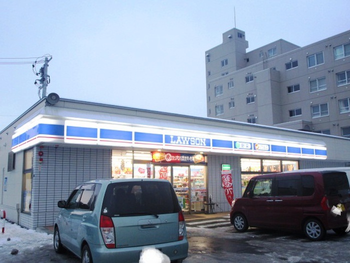 コンビニ　ローソン（コンビニ）まで550m