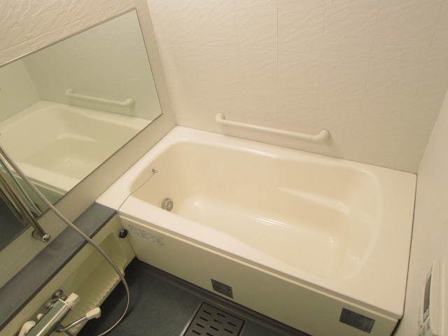 バス・シャワールーム　追焚き・浴室乾燥完備