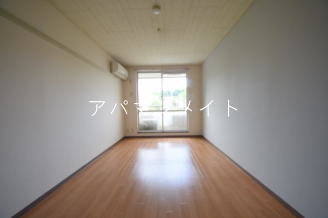 その他部屋・スペース　広くて明るい寝室