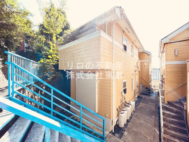 建物外観　周辺は閑静な住宅街ですので落ち着いた住環境です！
