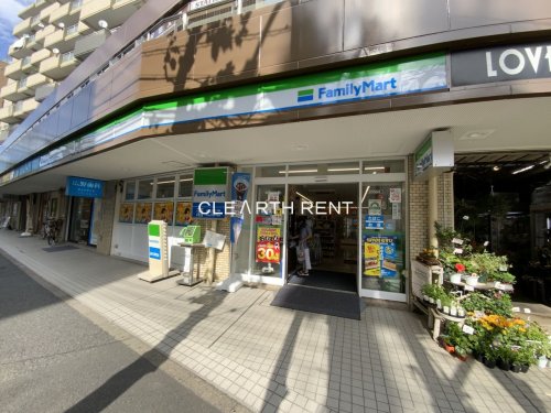 コンビニ　ファミリーマート 文京白山駅前店（コンビニ）まで582m