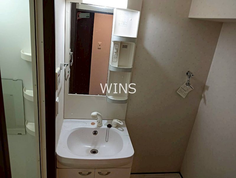 洗面設備　別部屋参考写真です。