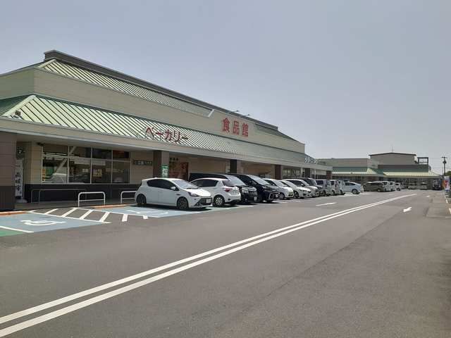 スーパー　フジ宿毛店（スーパー）まで750m