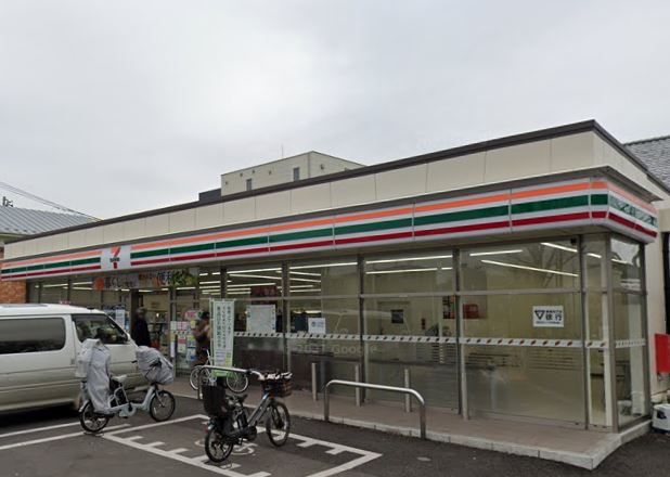 コンビニ　セブンイレブン 杉並久我山人見街道店（コンビニ）まで126m