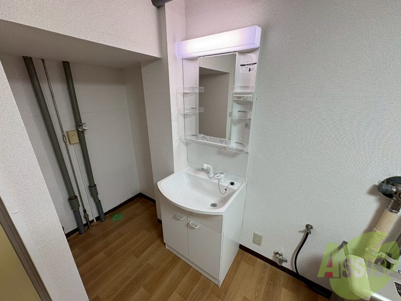 洗面設備　こちらに洗面台があります。朝の洗顔はこちらで。