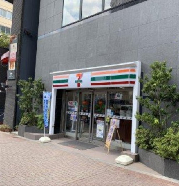 コンビニ　セブンイレブン中野坂上駅南店（コンビニ）まで363m