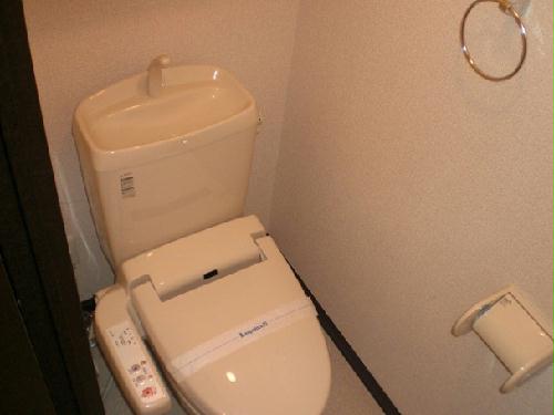 トイレ　温水便座付き