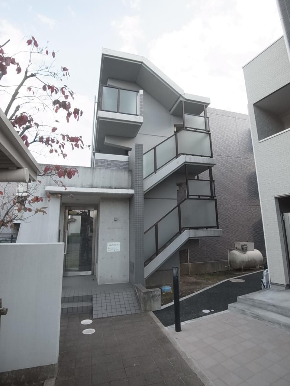 建物外観　高級感と重量感