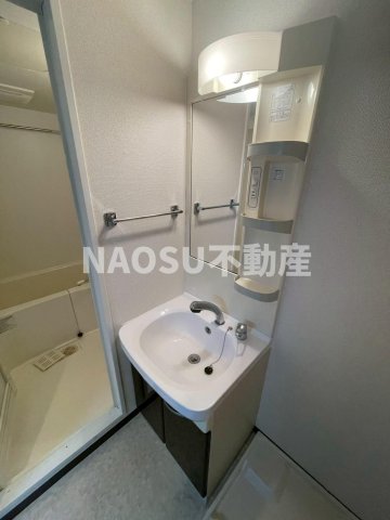 洗面設備　独立洗面台で身支度をすべて済ませてしまいましょう