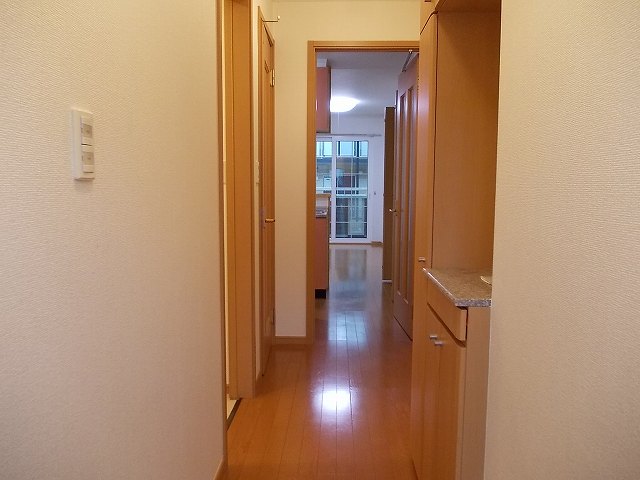 玄関　同建物別号室