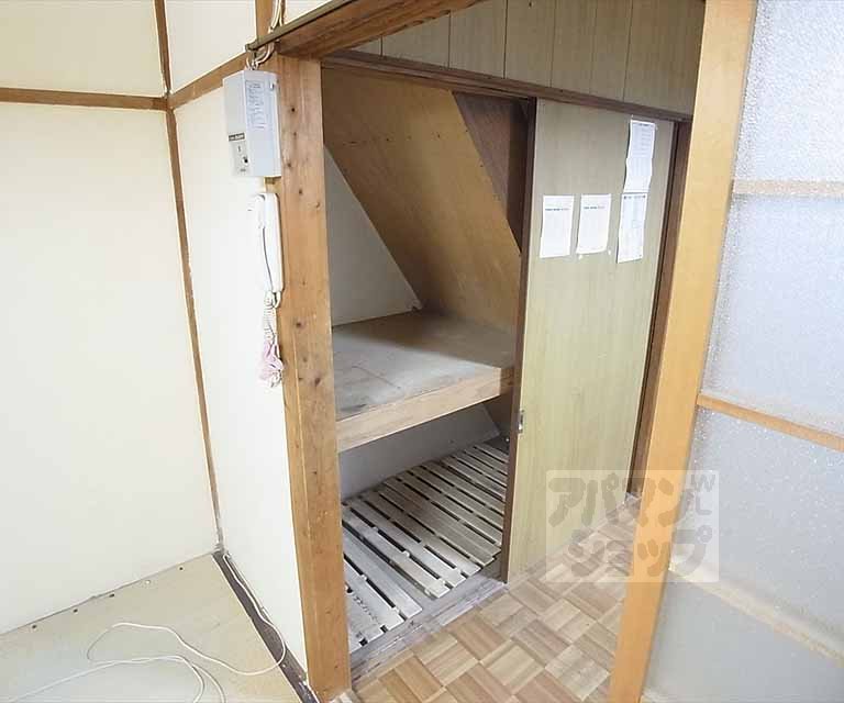 収納　押入