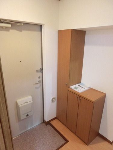 玄関　大きなシューズボックスで女性も安心。