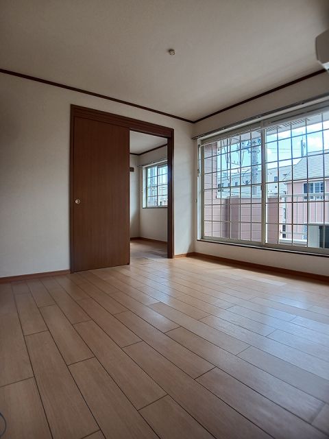 グリーンパークVIの居間写真