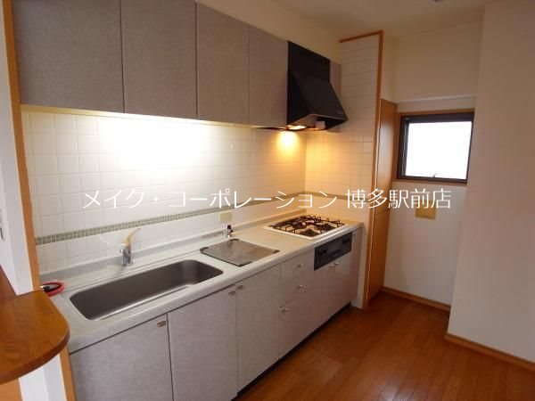 キッチン　※写真は棟内別部屋参考写真