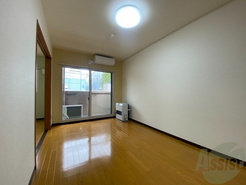 居室・リビング　広くてキレイなお部屋が広がっていて、充実した生活が送れそう。