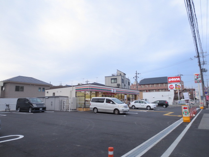 コンビニ　セブンイレブン（コンビニ）まで500m