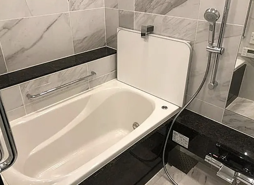 バス・シャワールーム　同タイプ住戸参照